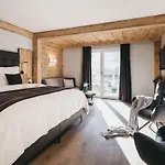 Vaya Отель 4*