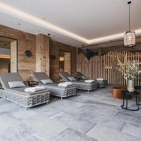Vaya Hotel 4*