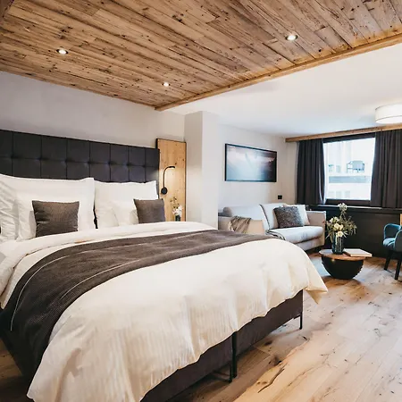 Vaya Hotel 4*