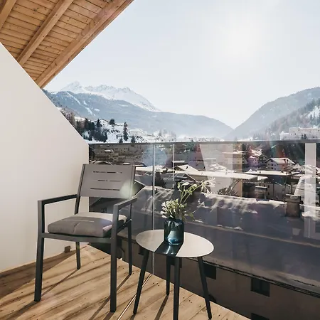 Vaya Hotel 4*