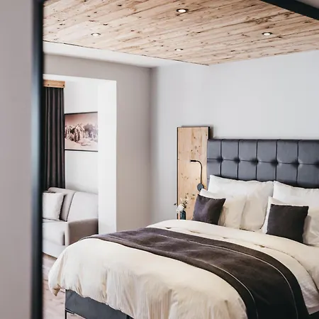 Vaya Hotel 4*