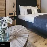 Vaya 4*