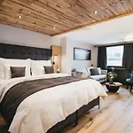 Vaya Hotel 4*