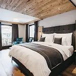 Vaya Hotel 4*